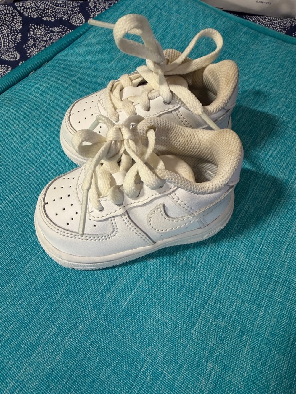 Nike Kids 3C White Low-Top Sneakers with Cushioned Collar